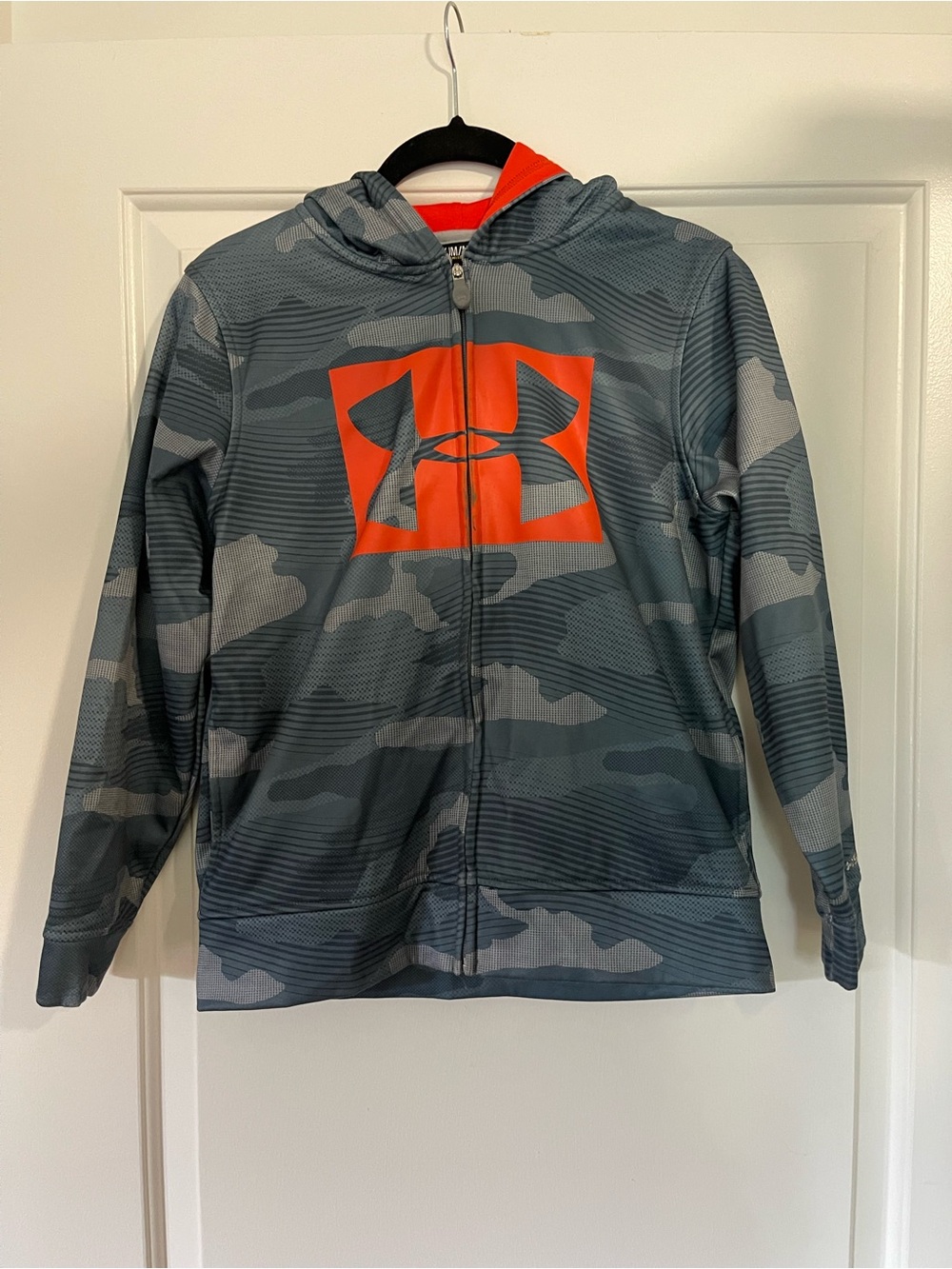 Under Armour Boys Gray Camo Hoodie with Bright Orange Logo - Size M